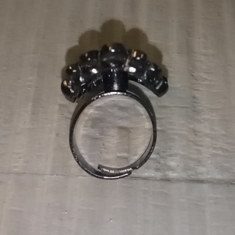Ring - Picture 2 of 2